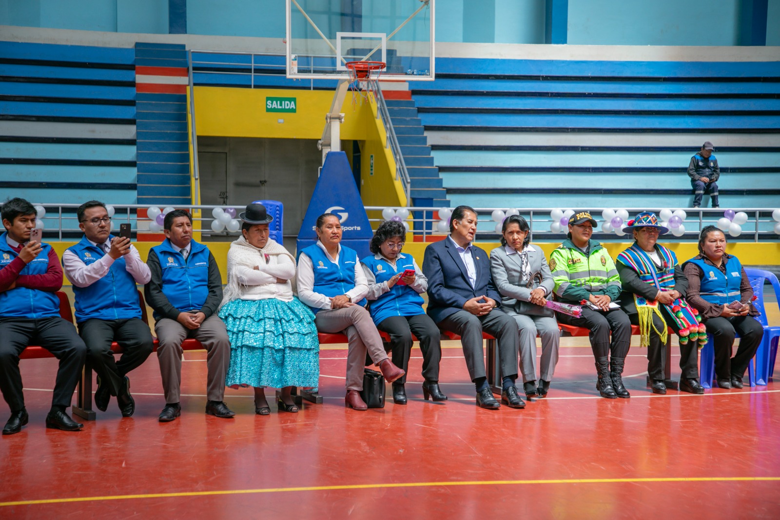 La Dra. Vilma Sarmiento Mamani, rectora de la Universidad Nacional de Juliaca- UNAJ, participó en el I Encuentro de la Mujer Juliaqueña del Centenario, actividad organizada por la Municipalidad Provincial de San Román 