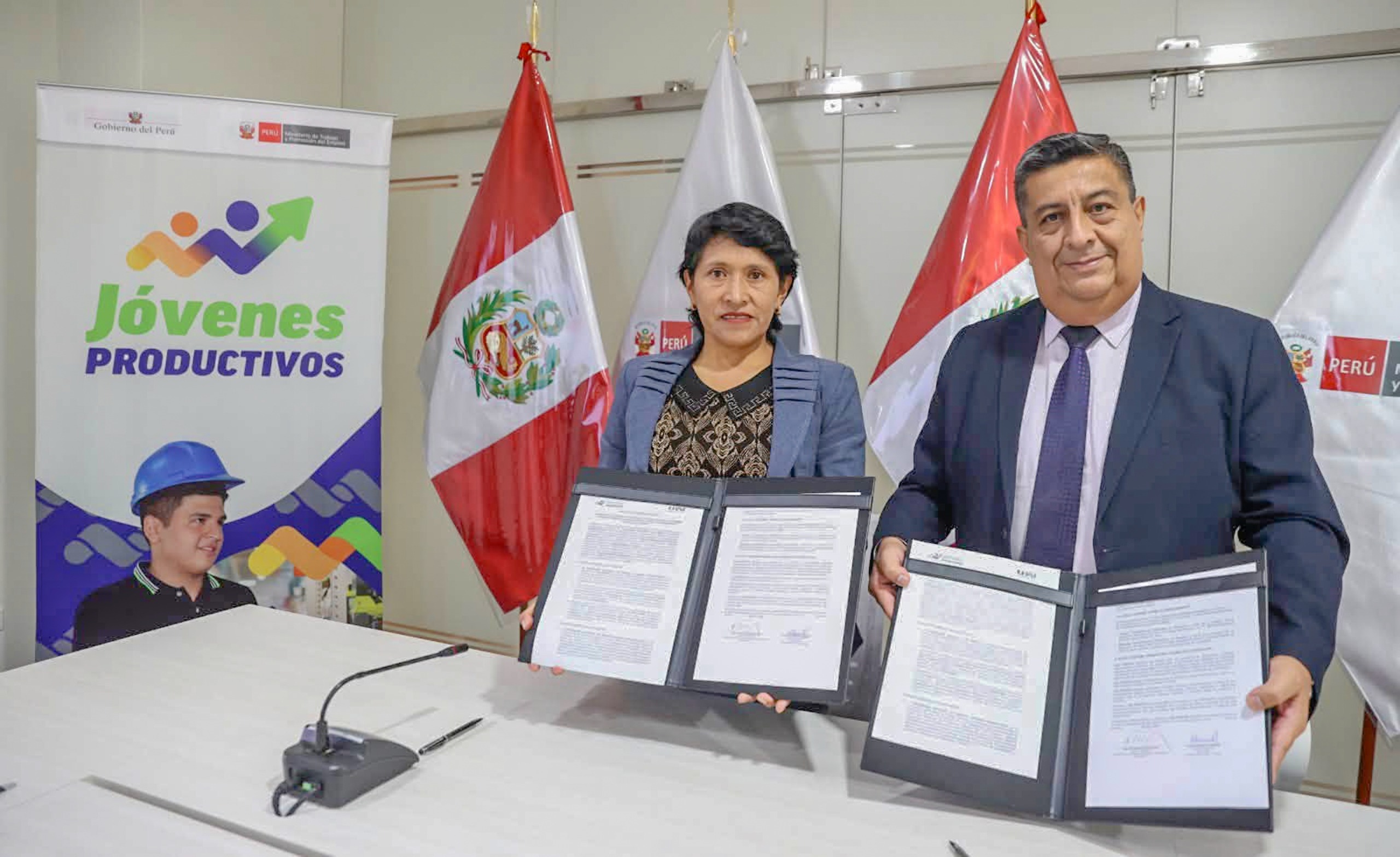 La rectora de la Universidad Nacional de Juliaca destacó que este convenio refleja el compromiso permanente de la institución