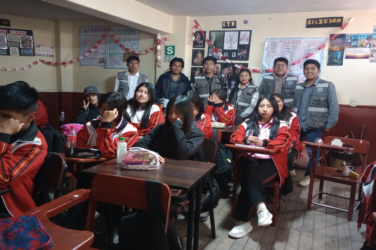 POR UN MUNDO DE ENERGÍA LIMPIA Y SOSTENIBLE