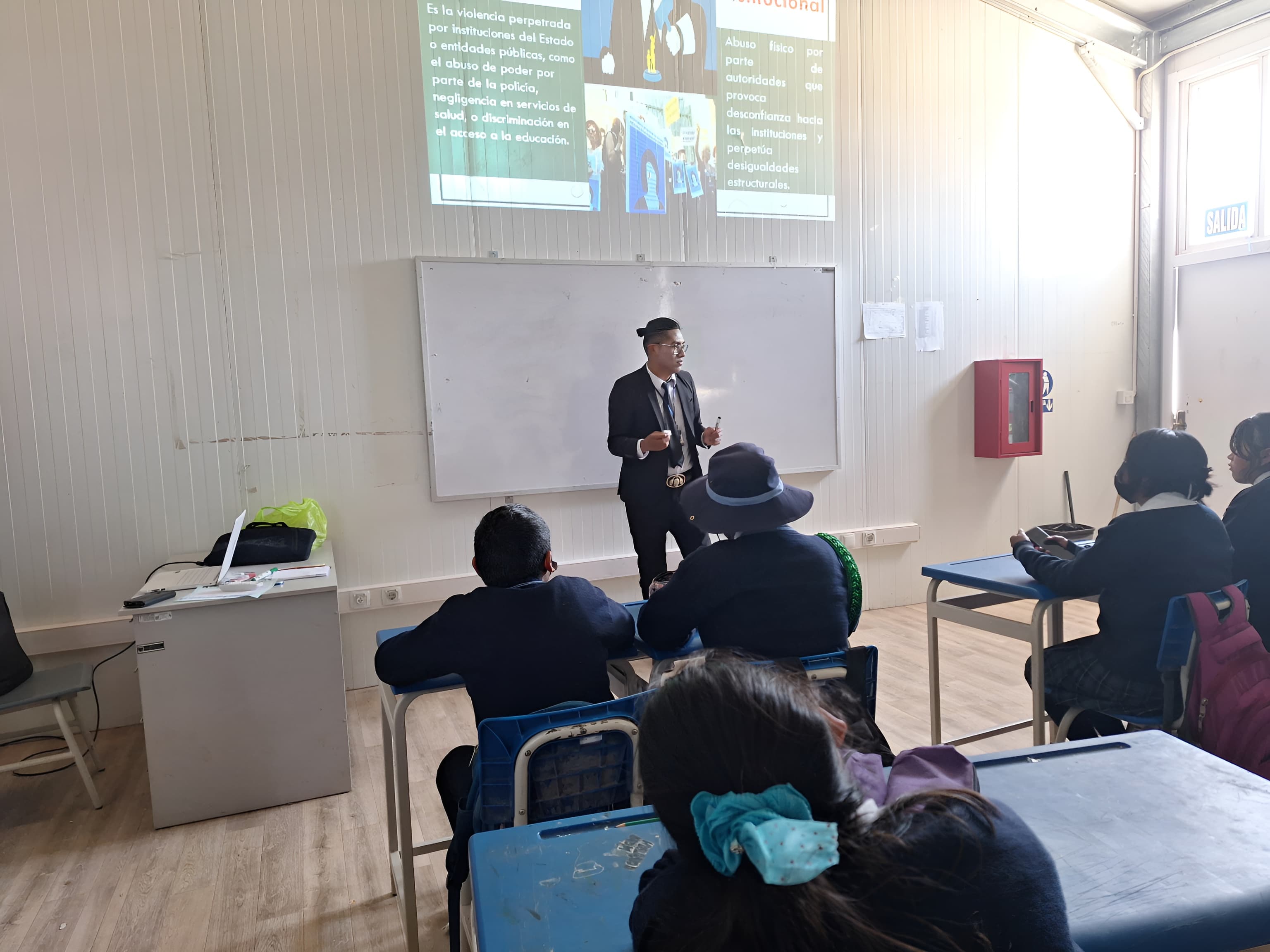 UNIDOS POR UN OBJETIVO