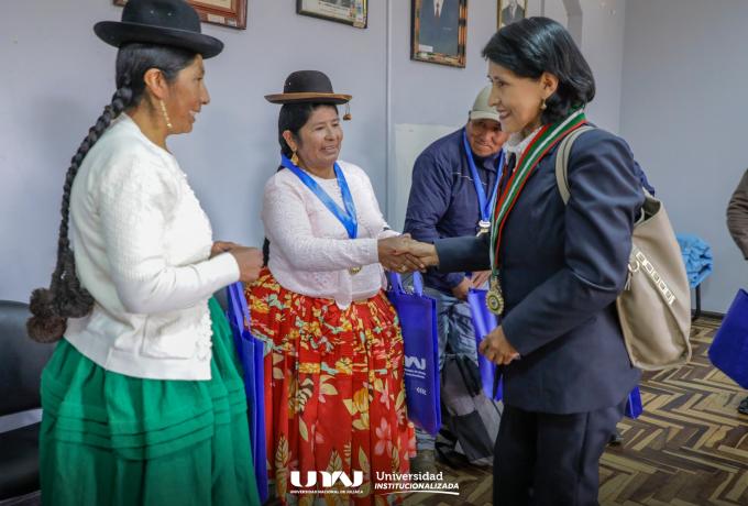 Dra. Vilma Sarmiento Mamani, Rectora de la Universidad Nacional de Juliaca (UNAJ) participó en la ceremonia