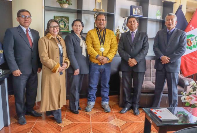 Congresista Edgar Tello Montes, integrante de la Comisión de Ciencia, Innovación y Tecnología del Congreso de la República del Perú